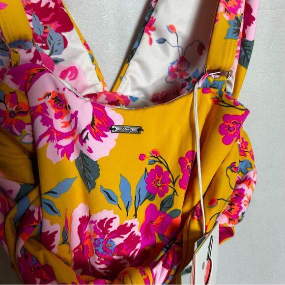 NWT Maaji Reversible Floral Print V Neck Low Back One Piece Swimsuit Size Medium - Picture 5 of 9